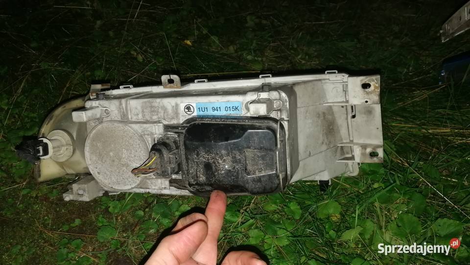 Reflektor lewyprawy Skoda Octavia 1 lift ORI osobowe Tarnowskie Góry