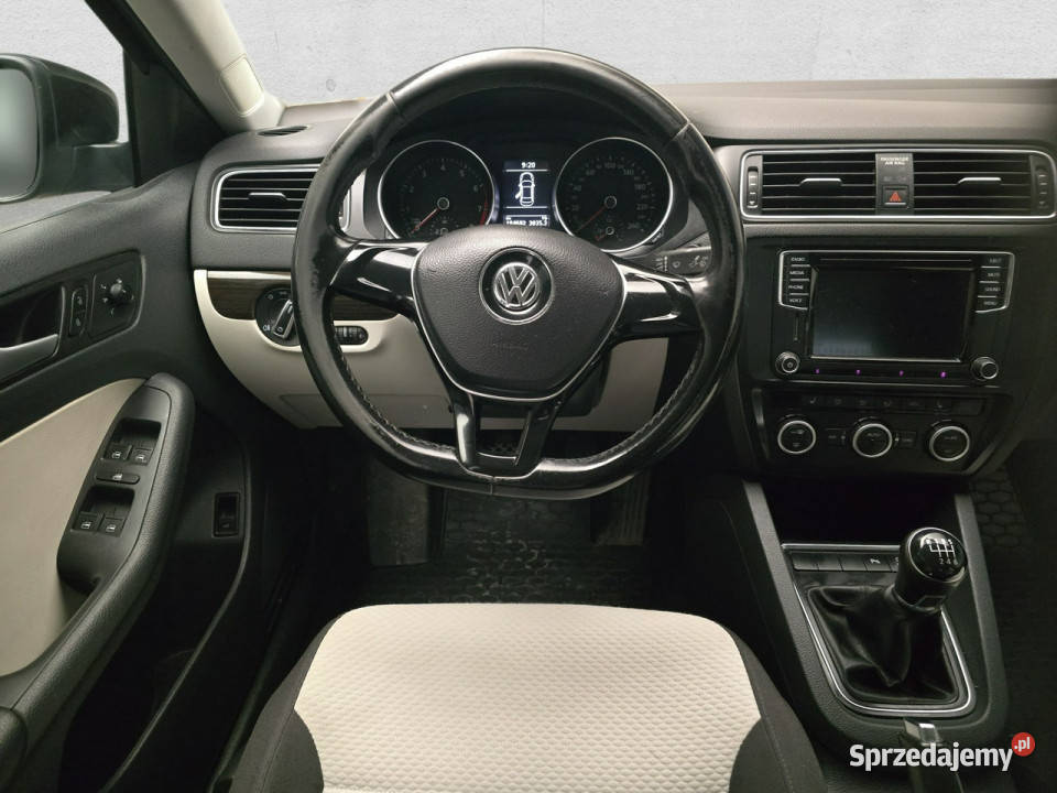 Volkswagen Jetta Poleasingowe A6 2010 benzyna Komorniki