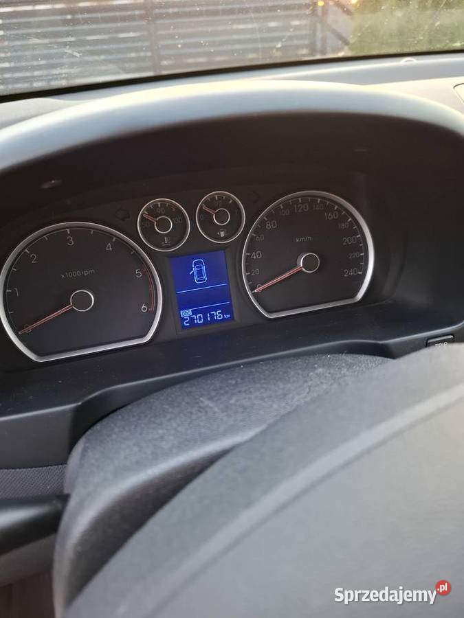 Sprzedam hyundai i30 16 crdi 116 2 komplety kół czujnik zmierzchu