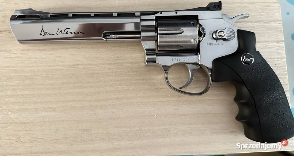 Wiatrówka rewolwer Dan Wesson 6 BB 45 mm Silver Warszawa sprzedam