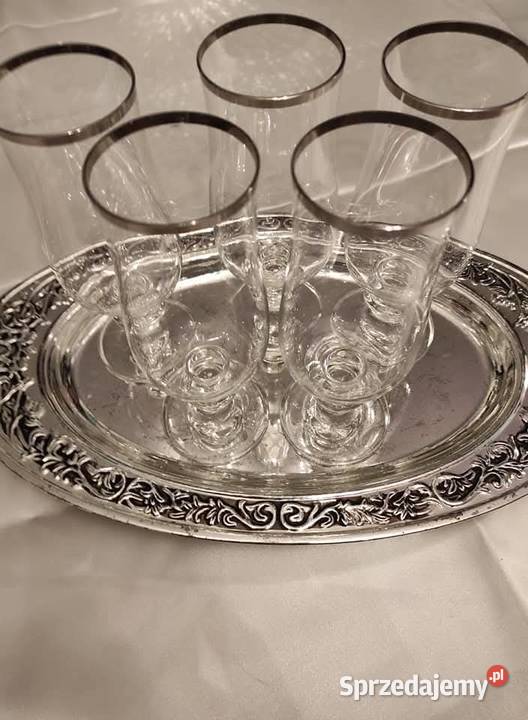 Wysokie ekskluzywne kieliszki tulipanowe ze