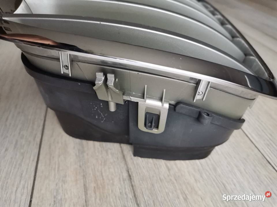 BMW X5 E70 X6 E71 PRAWA NERKA GRILL ATRAPA PRZÓD wielkopolskie Międzychód