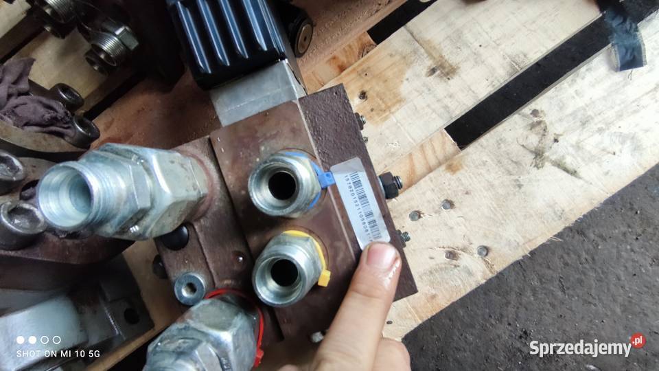 Rozdzielacz liebherr z płynną regulacją śląskie