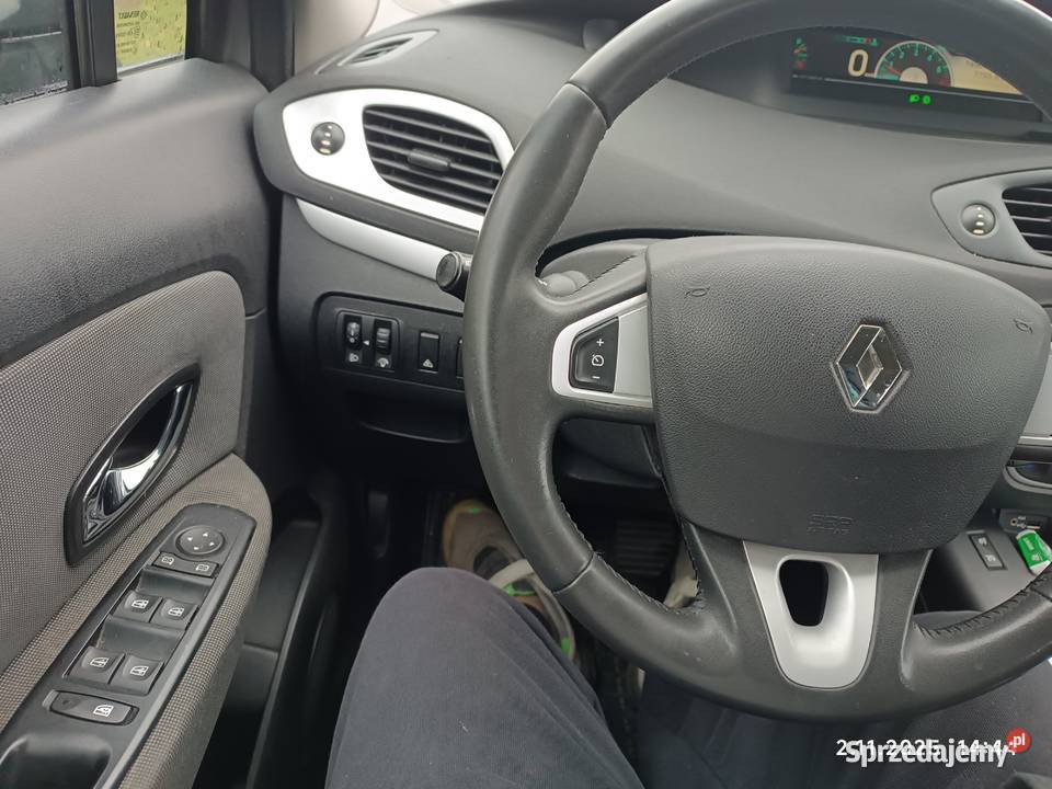 Sprzedam Renault scenic 15 D 2011