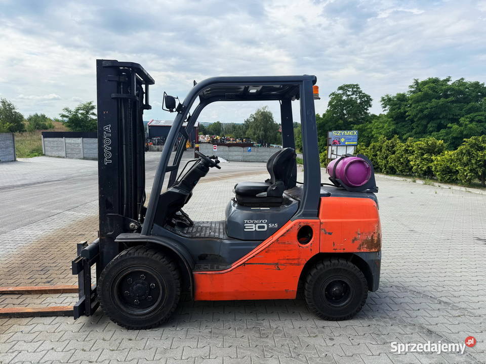 wózek widłowy TOYOTA 028FGF30 LPG 3000 330m Działoszyn sprzedam