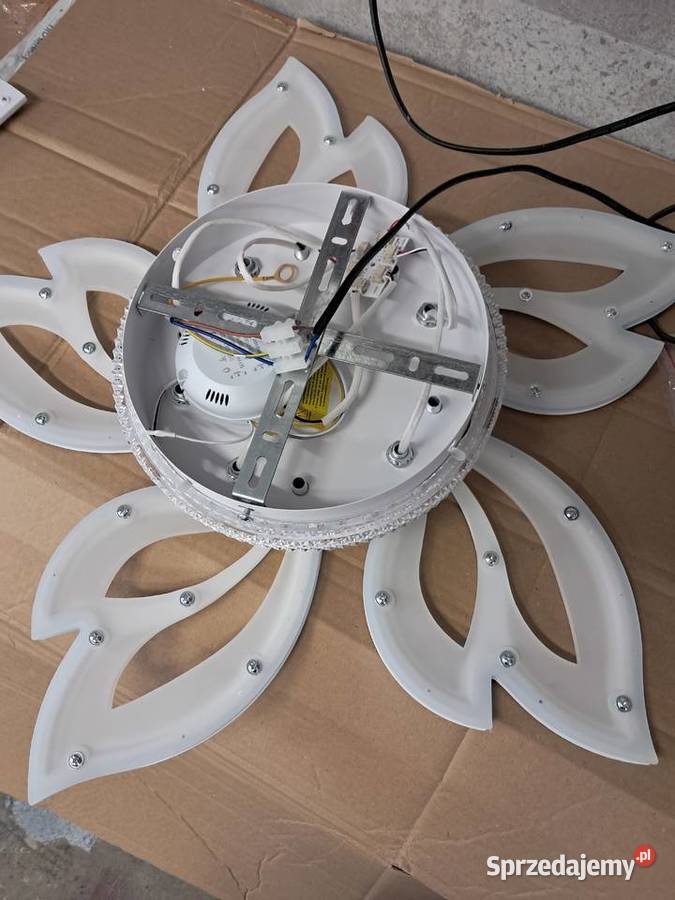 nowa lampa sufitowa LED sterowanie pilotem Plafony Sandomierz
