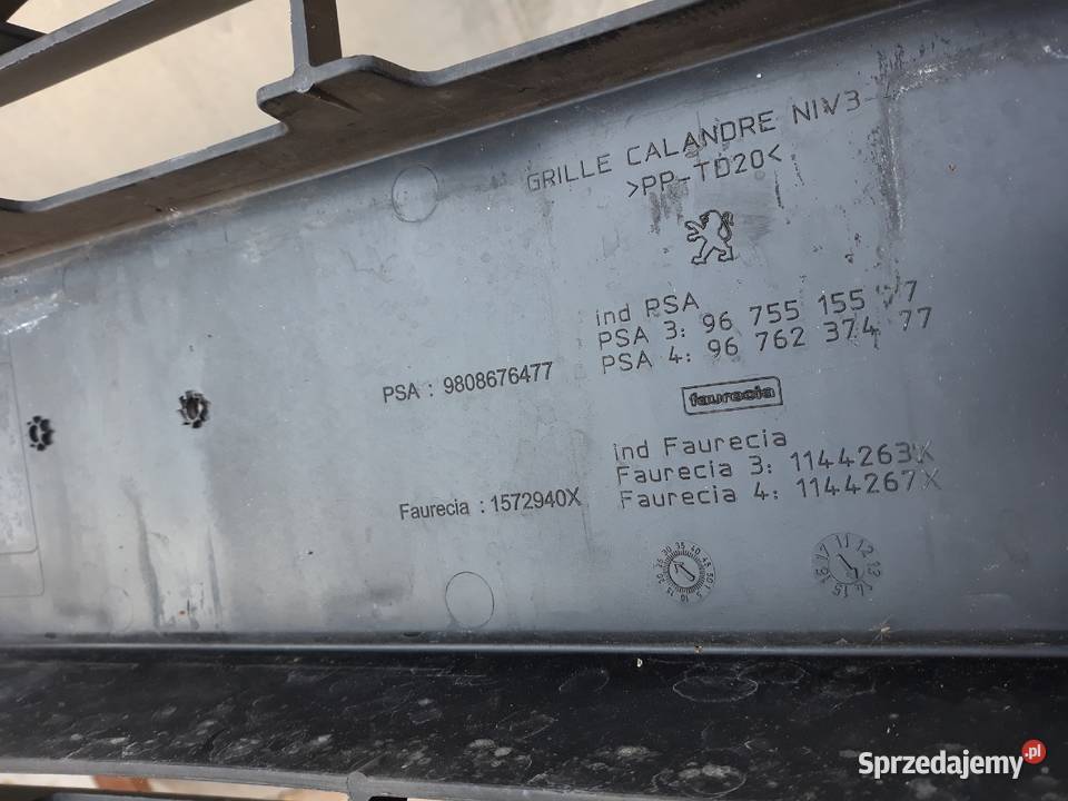PEUGEOT 208 GRILL ATRAPA ZDERZAKA PRZÓD Karoseria Międzychód