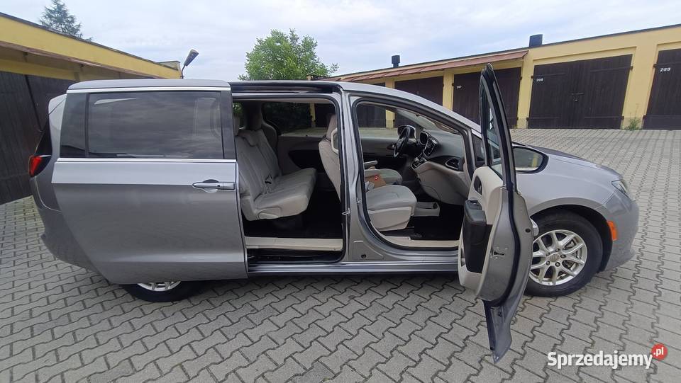 Chrysler Pacifica 36 V6 8 Osób Zarejestrowana radio Leszno