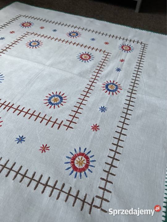 Obrus ręcznie wyszywany rękodzieło