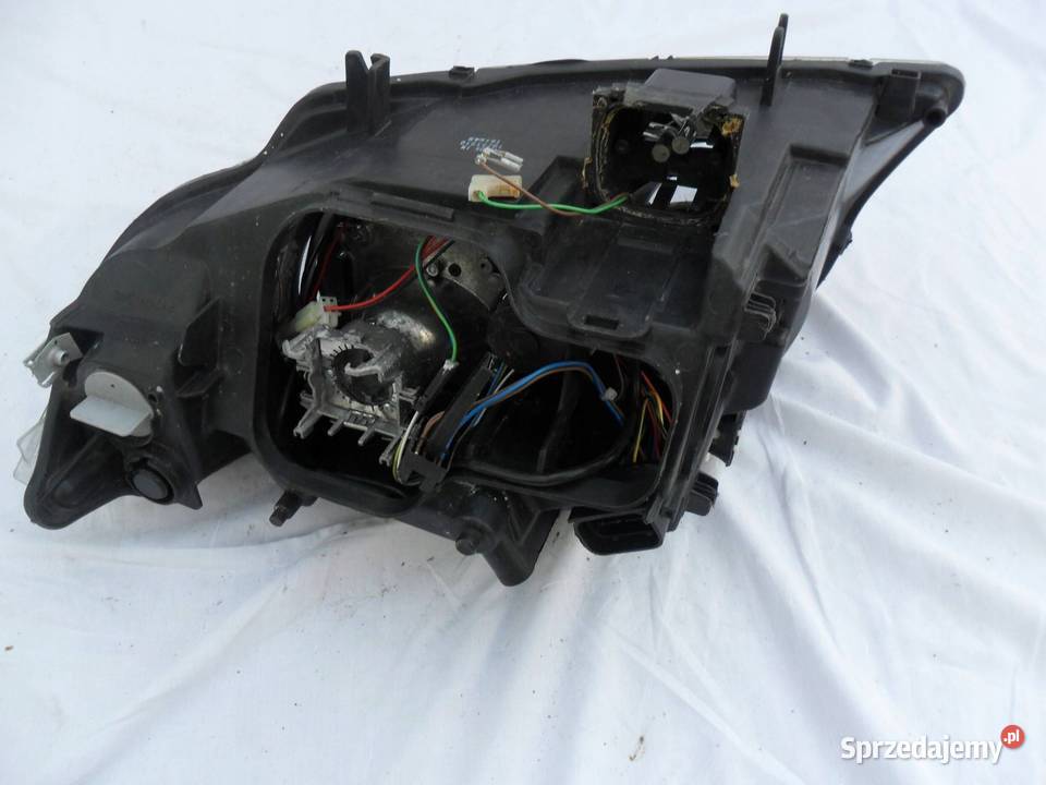 REFLEKTOR PRZÓD STRONA PRAWA BMW 3 E90 E91 osobowe wielkopolskie Nowy Tomyśl