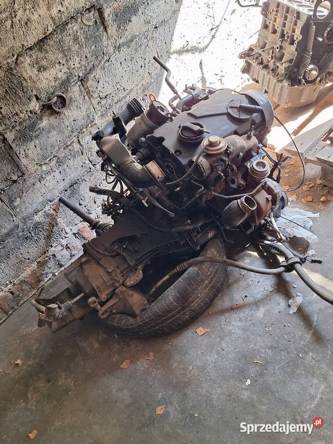 Silnik ze skrzynia Passat b5 19 130 Nieledew sprzedam