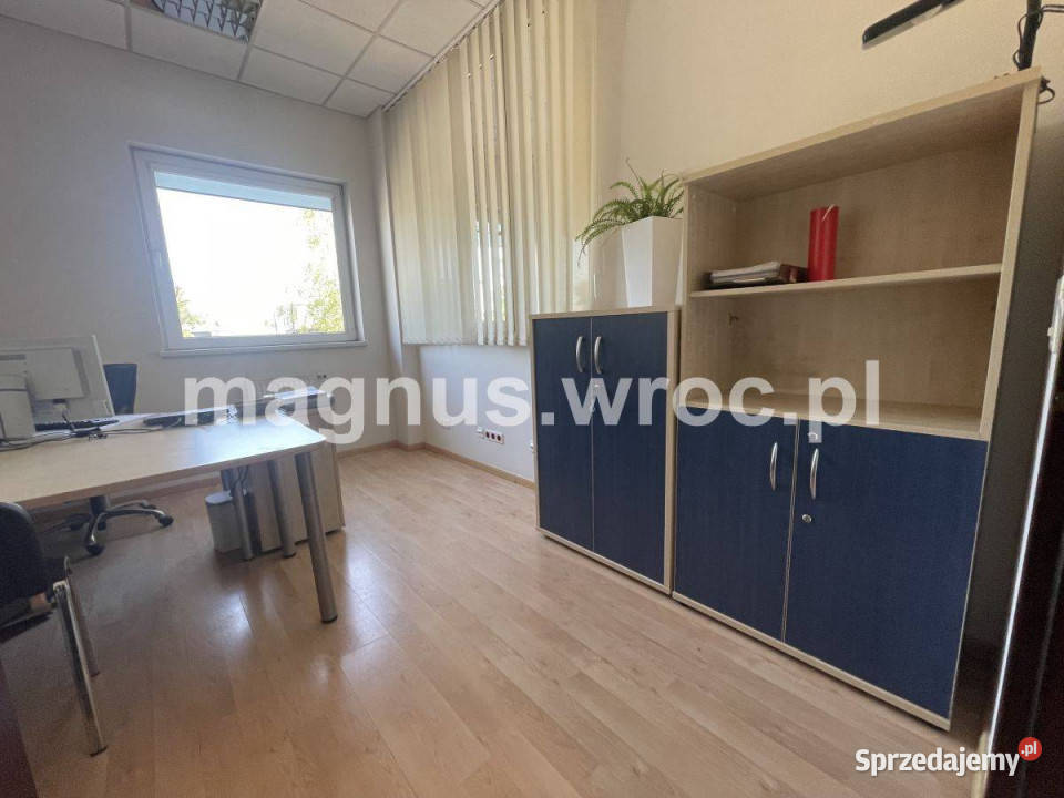 Małe biuro z własnym parkingiem na Swojczycach winda Wrocław