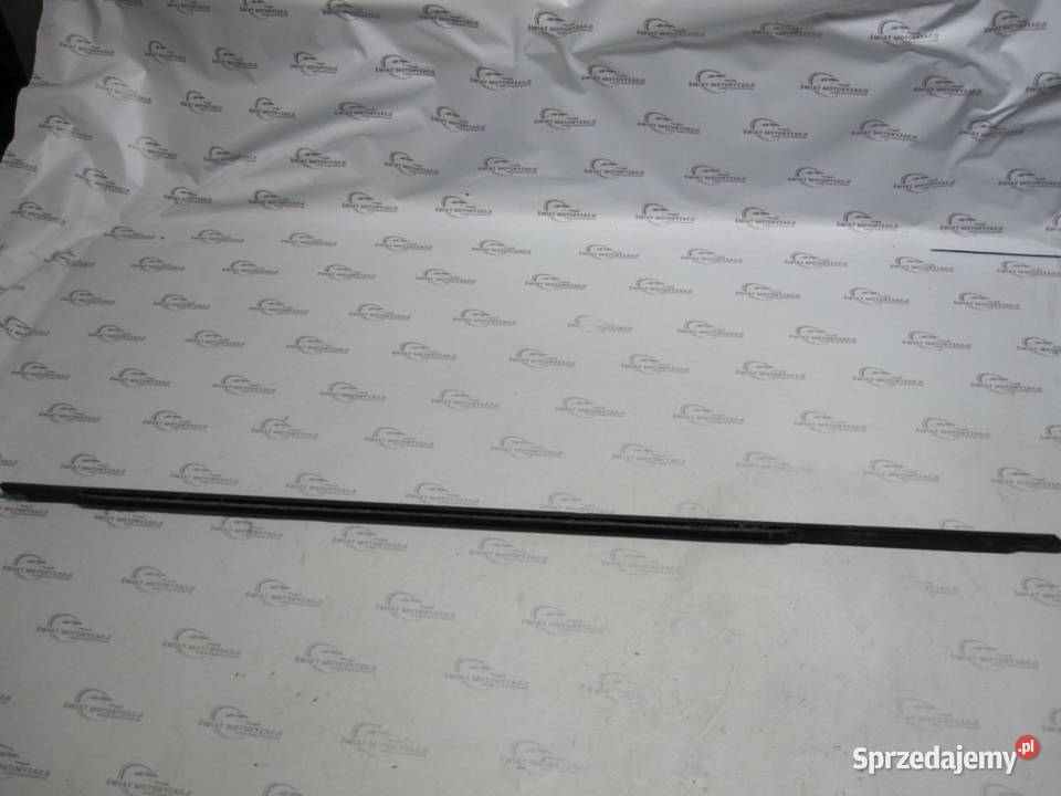 BMW F30 28 D 12r listwa zgarniająca drzwi lewy sprzedam