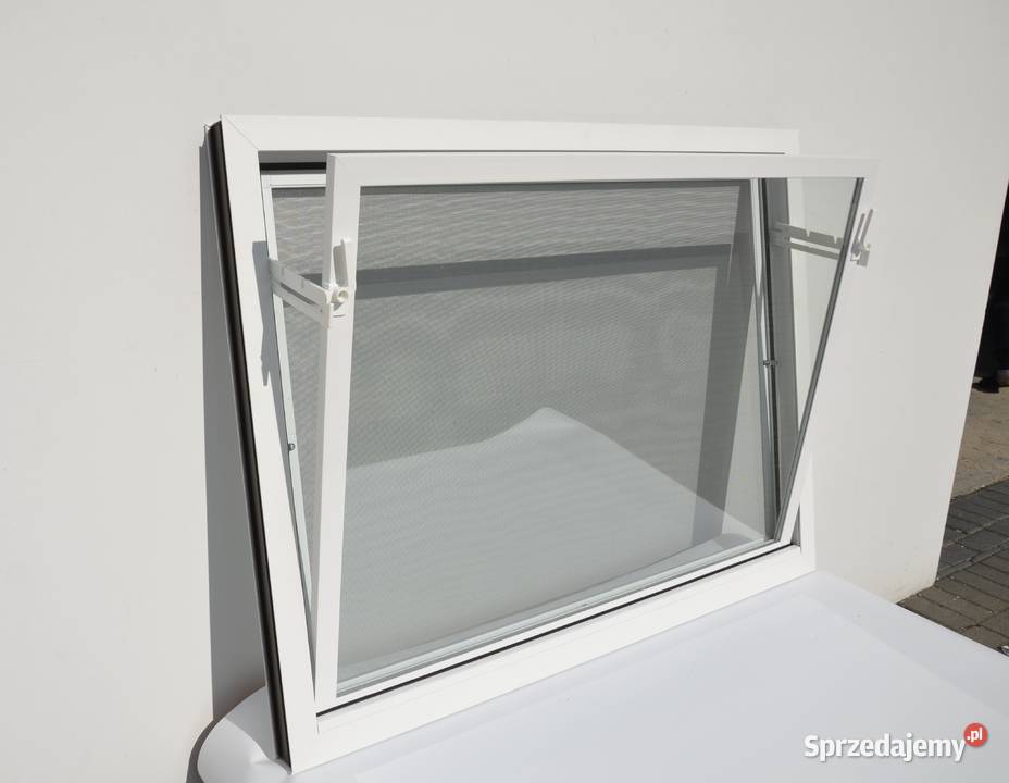 Okno PCV na wymiar białe do garażu obory budynku