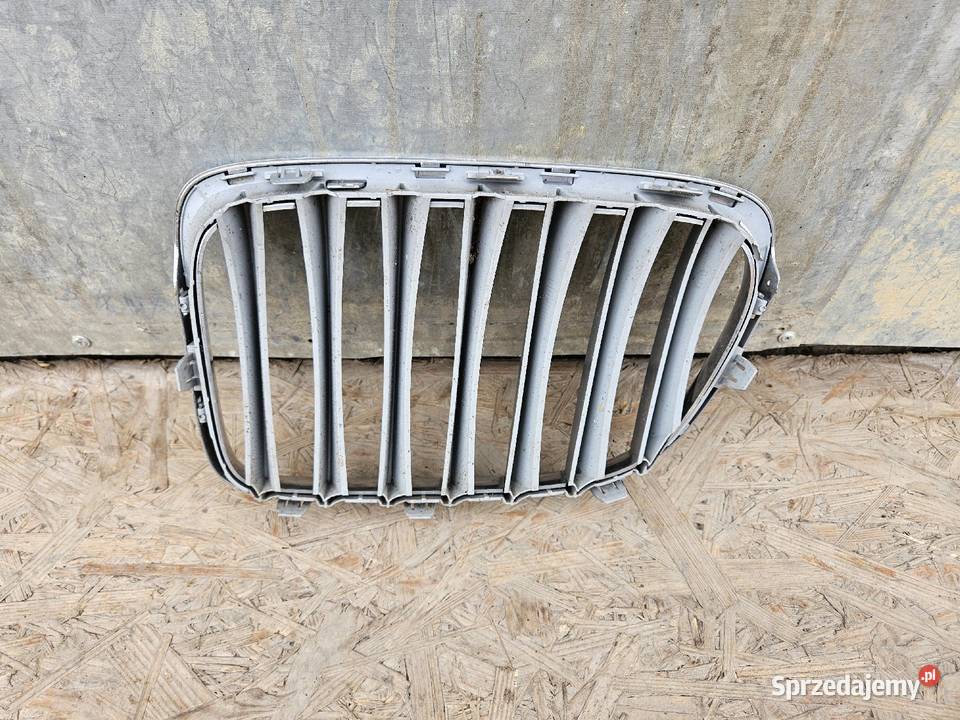 BMW X1 E84 GRILL NERKA ZDERZAKA PRAWA 2993306 Międzychód