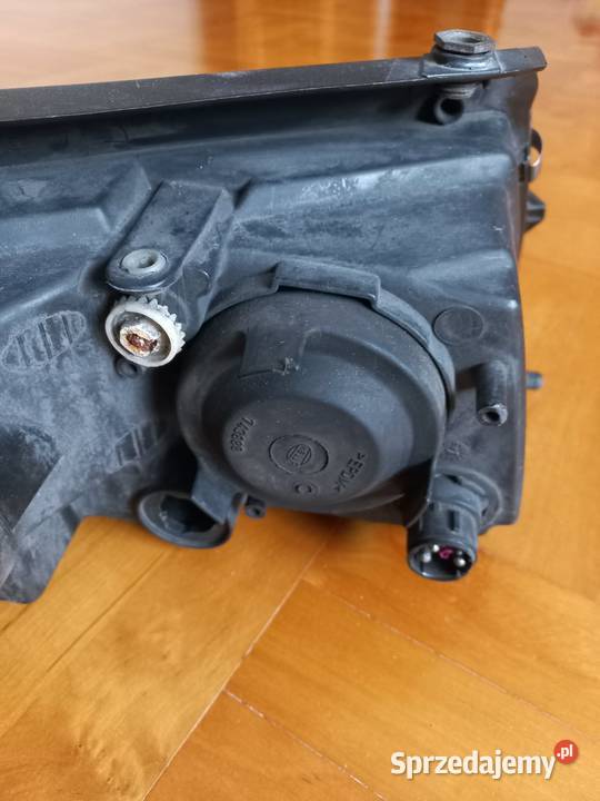 Lewa lampa passat B5