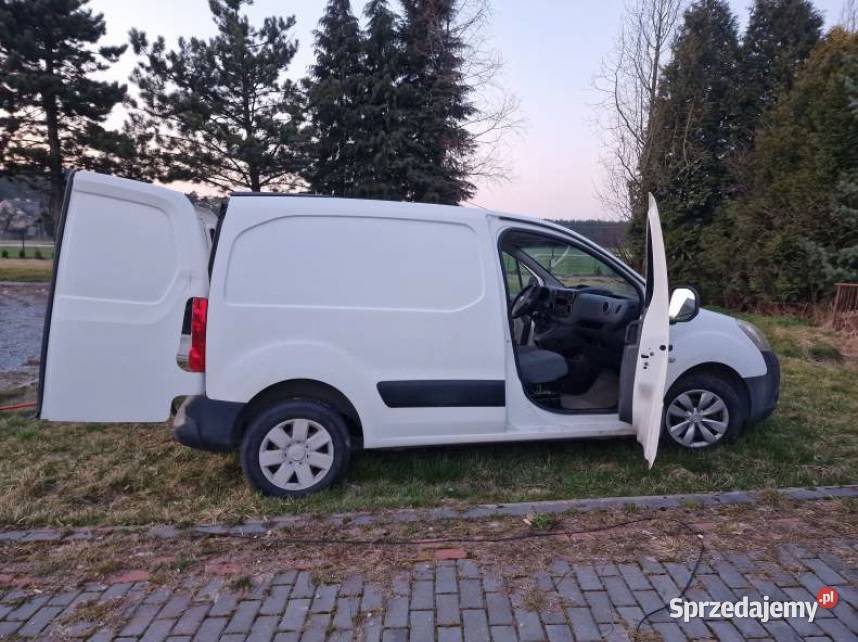 Syndyk sprzeda Citroena Berlingo o rej TLW TM10 Komparzów sprzedam