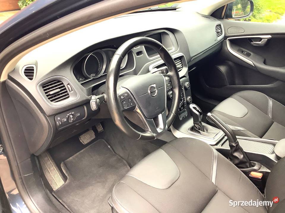 Volvo V40 D2 Momentum 2017 r Ryńsk sprzedam