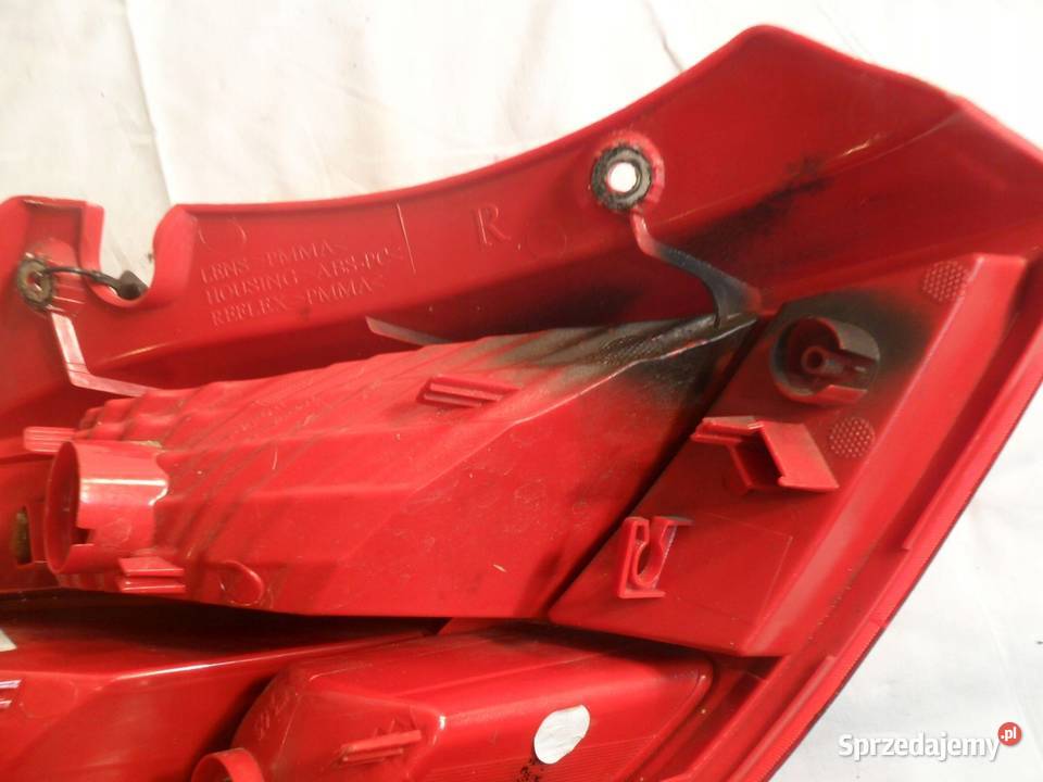 Suzuki Swift MK7 lampa prawa tylna prawy tył Nowy Tomyśl