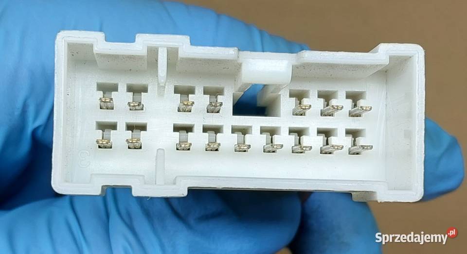 ADAPTER ZŁĄCZE ISO ZESTAWU GŁOŚNOMÓWIĄCEGO HONDA sprzedam