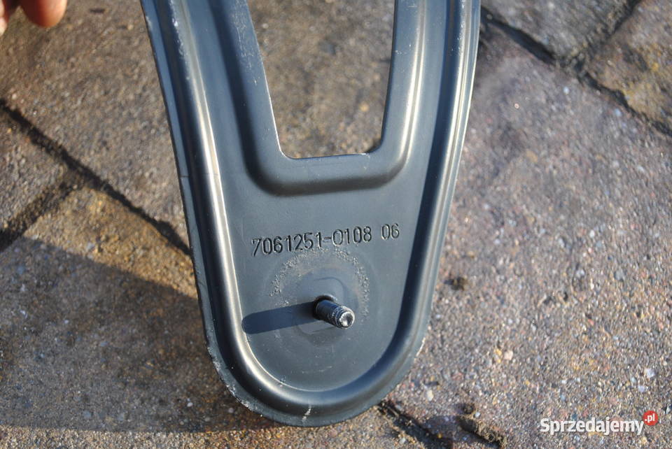 Uchwyt zderzaka tylny lewy BMW E60 E61 SERIA 5 Poręba