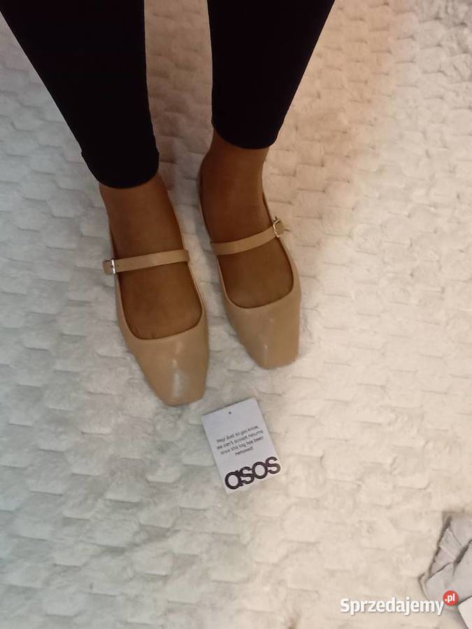 39 ASOS Design Beżowe baleriny wieczorowe z