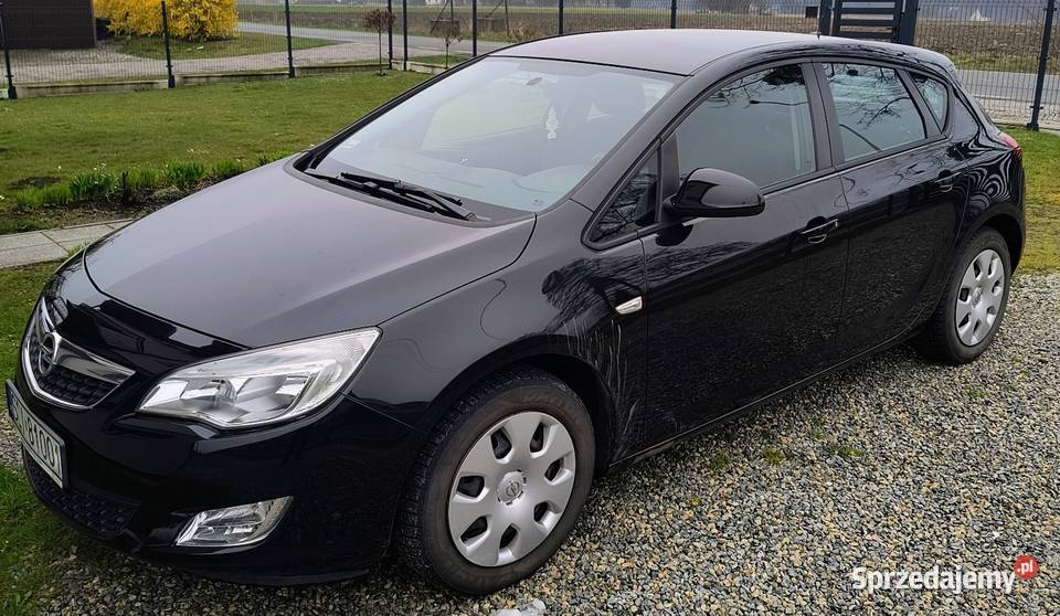 Opel Astra J 2011 hak śląskie Pierściec