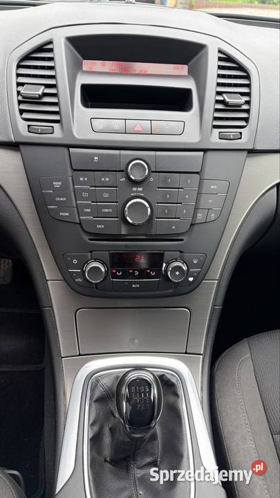 Opel insignia 16 mpi 116 skrzynia 6 wspomaganie kierownicy Wieliczka sprzedam