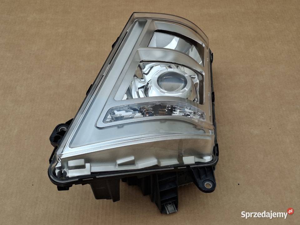 VOLVO FH4 FH 4 REFLEKTOR PRAWY BIXENON LAMPA Bieleń