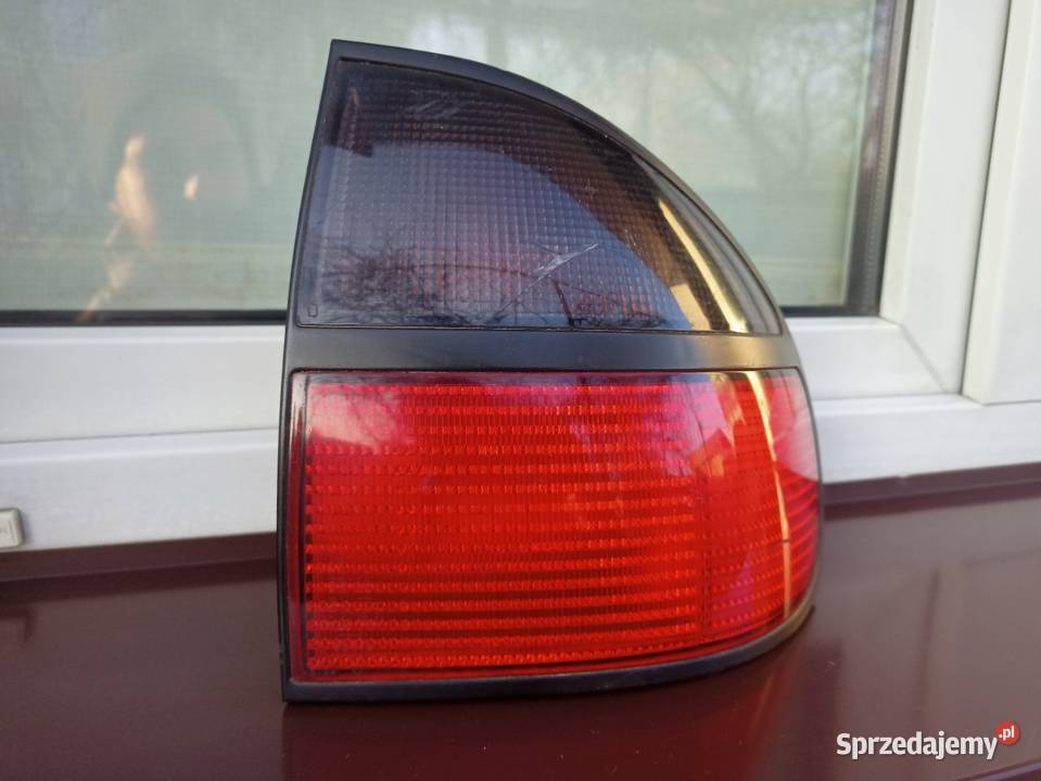 Renault Laguna 1 I lampa tył tylna prawa w Części samochodowe łódzkie Sieradz