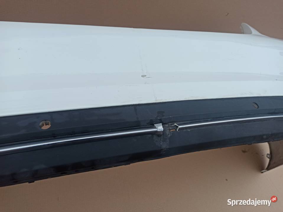 MERCEDES CKLASA W205 SEDAN ZDERZAK TYŁ TYLNY Bieleń