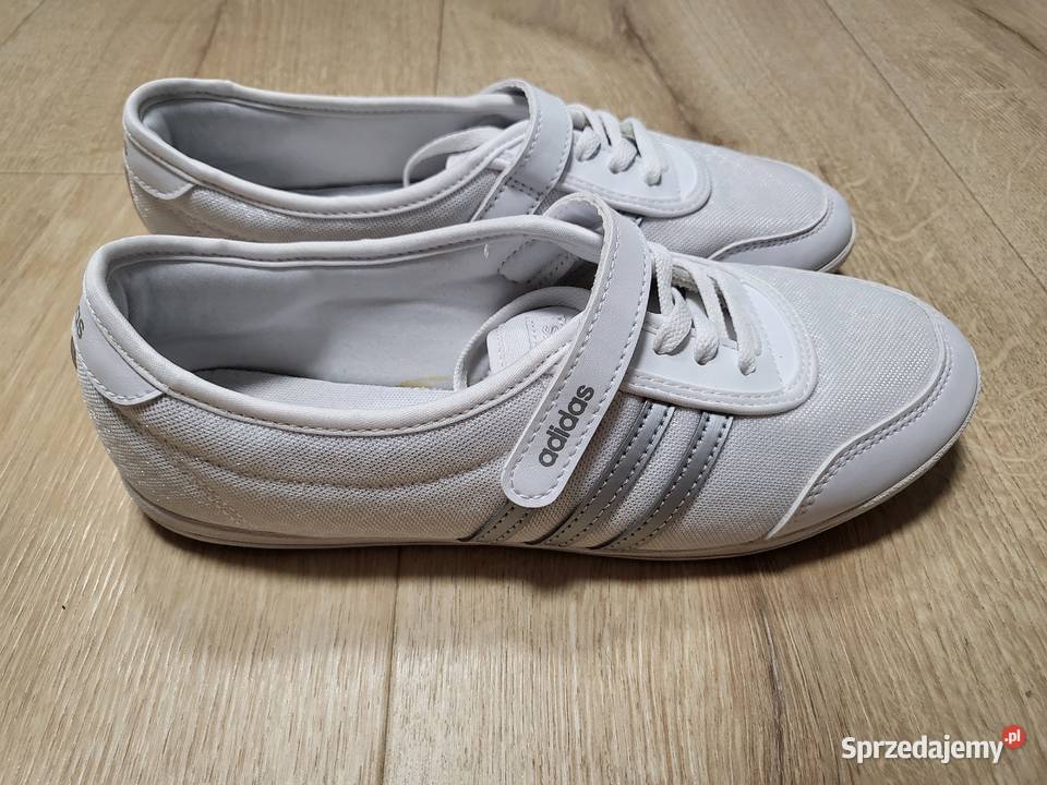 Białe niskie sneakersy adidasy trampki baleriny Obuwie sportowe Warszawa
