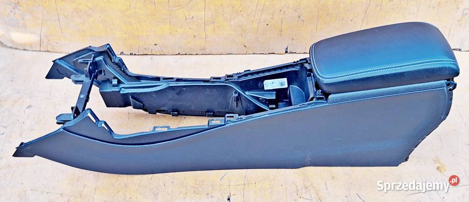 MERCEDES W117 W176 TUNEL ŚRODKOWY PODLOKIETNIK Radom