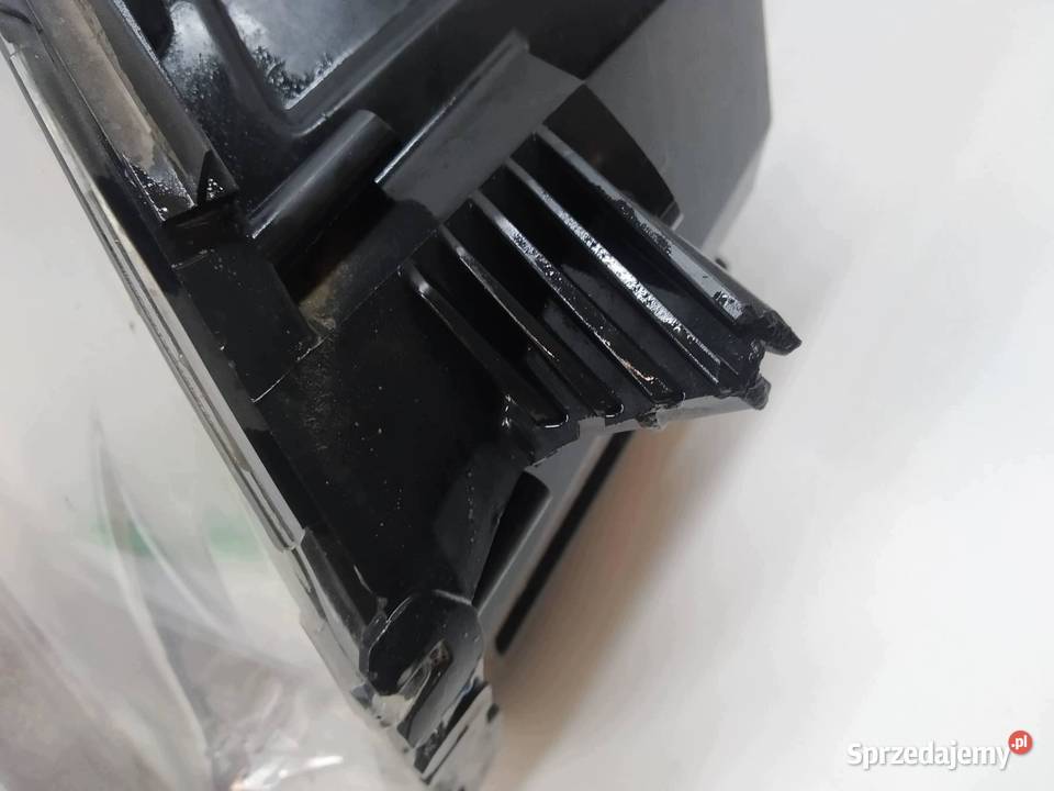 LAMPA PRZÓD PRAWA EUROPA 9808572580 Peugeot