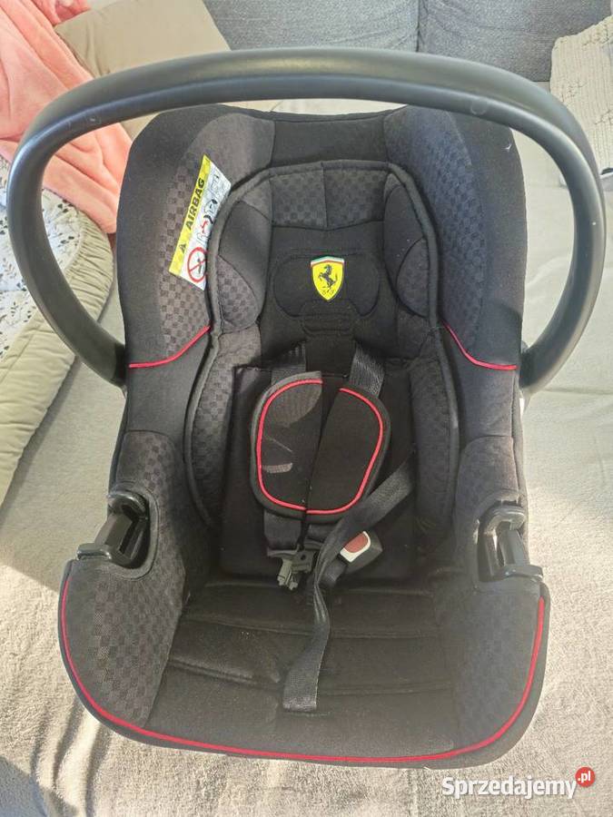 Fotelik samochodowy Ferrari