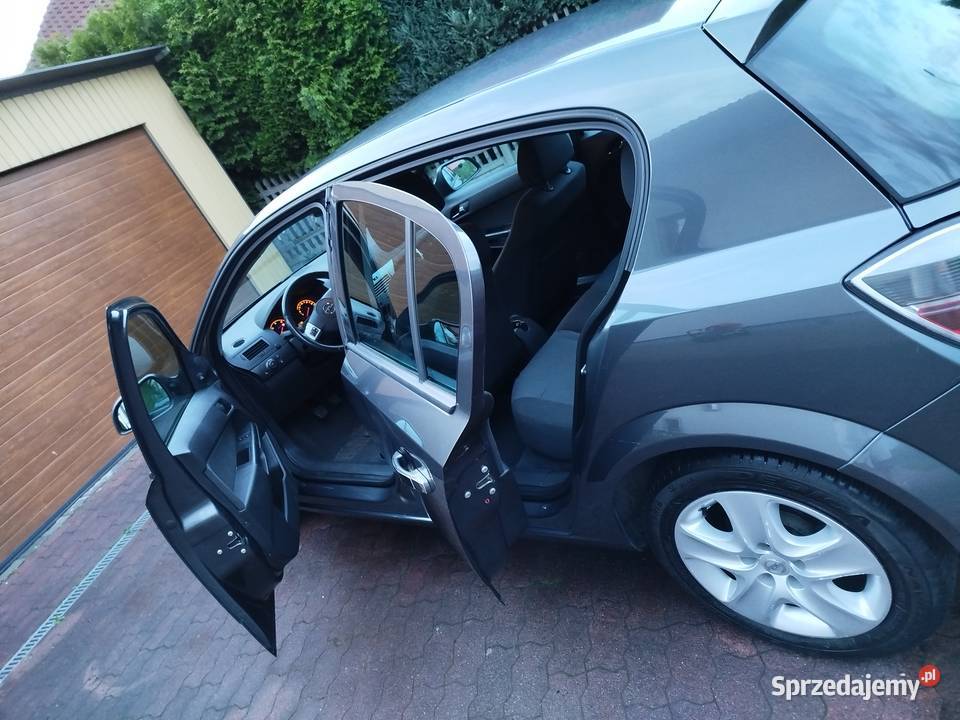 Opel Astra H 2011 17 CDTI ECOTEC 110 nieuszkodzony śląskie Tychy