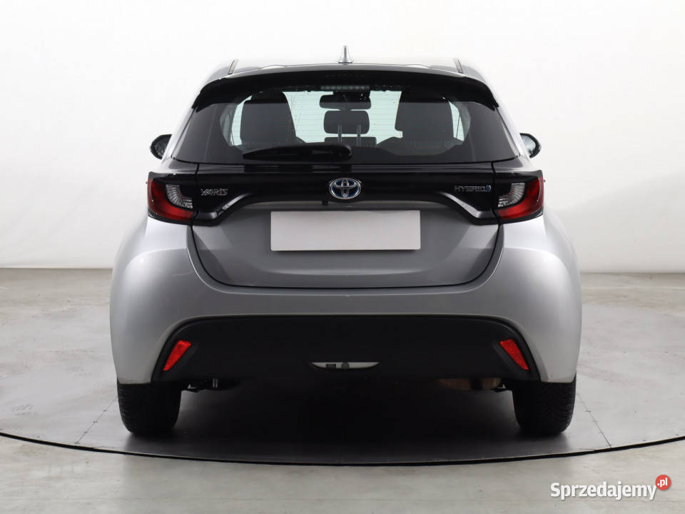 Toyota Yaris 15 VVTi Hybrid pełny VAT Katowice
