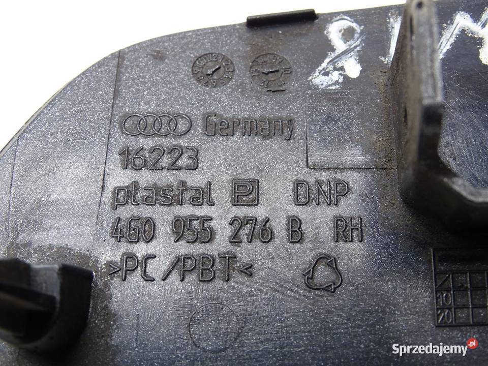 ZAŚLEPKA ZDERZAKA PRAWA PRAWY PRZÓD 4G0955276B