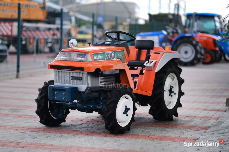 Kubota XB1D 4 x 4 12 Tajęcina