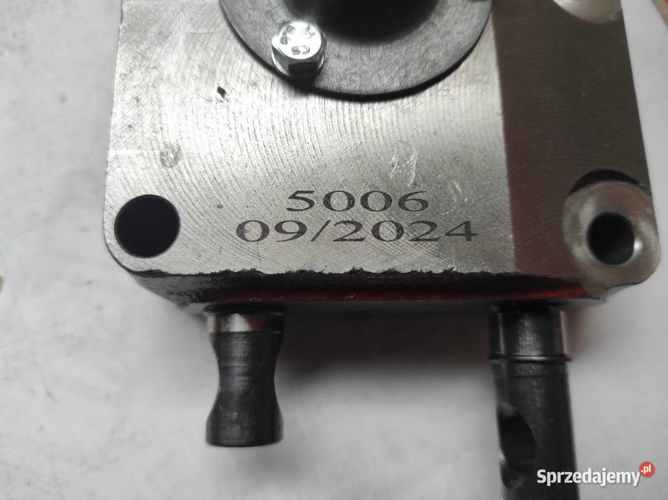 Rozdzielacz wzmacniacz momentu 6cylindry Ursus Warszawa sprzedam