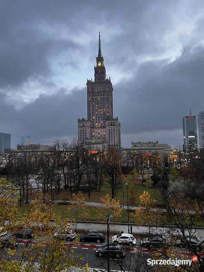 Perełka Metro Świętokrzyska widok na Pałac Warszawa