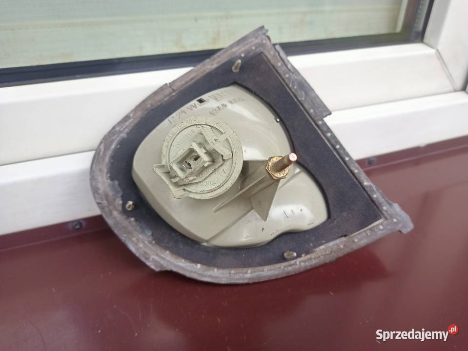 Ford Escort MK7 VII lampa tył tylna lewa w klapę