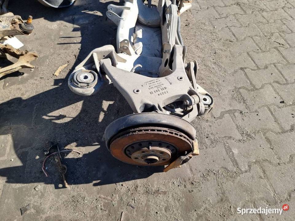 BELKA SANKI TYŁ AUDI A8 D3 II LIFT 4E0505235H Lipno