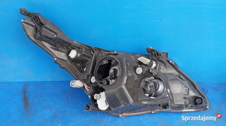 LAMPA REFLEKTOR LEWY PRZÓD EU TOYOTA AVENSIS T27 osobowe wielkopolskie Nowy Tomyśl