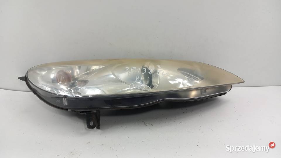 PEUGEOT 407 LAMPA PRZÓD PRAWA SOCZEWKA EU Zbierkowo