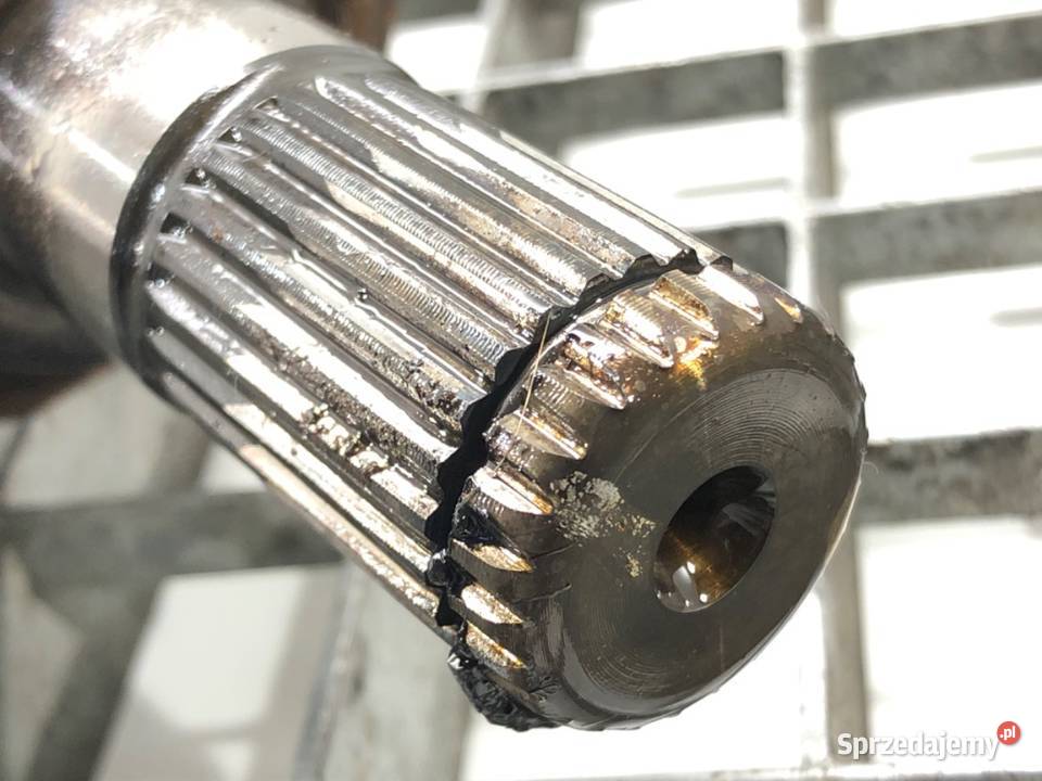 PÓŁOŚ PRAWY PRZÓD HYUNDAI VELOSTER 16 140 1117