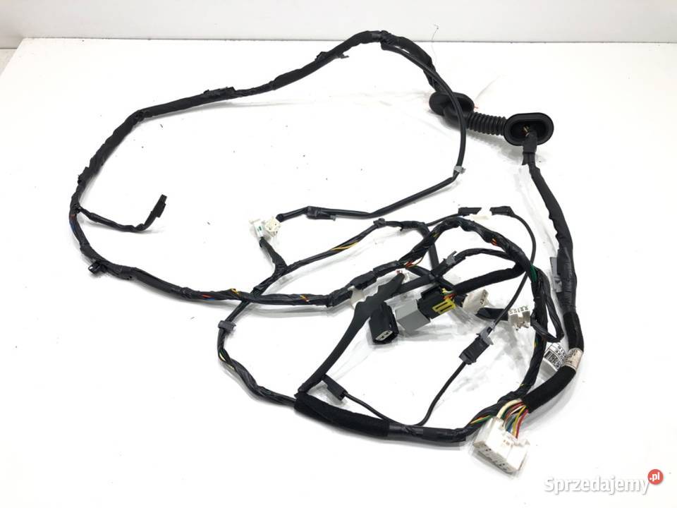 WIĄZKA KLAPY HYUNDAI i40 916813Z060 17 116 Klapy bagażnika podkarpackie