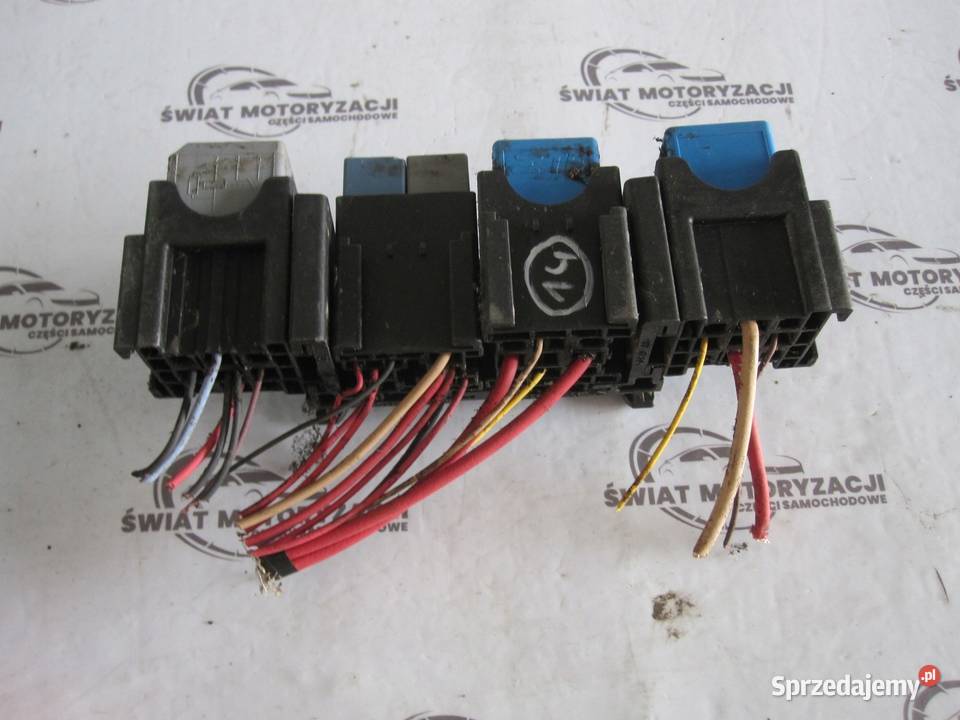 RENAULT TRAFIC III 15r skrzynka bezpieczników świętokrzyskie Kielce