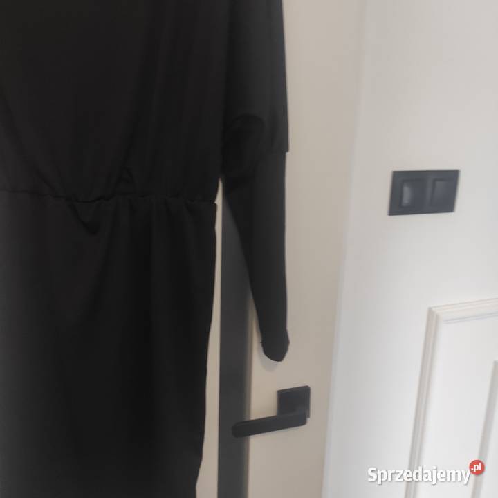 Czarna sukienka z chokerem S36