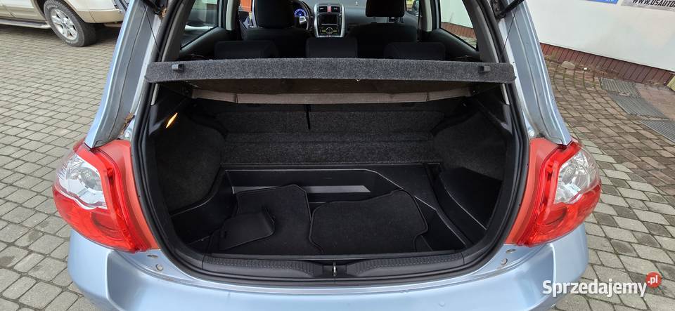 Toyota Auris 18 Hybrid Executive gniazdo USB Kobyłka